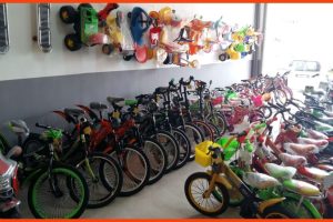 Kedai basikal di Batu Berendam, Malaysia