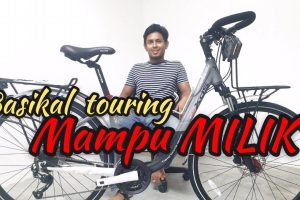 Kedai basikal di Jertih, Malaysia