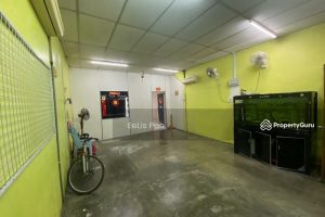 Kedai basikal di Nibong Tebal, Malaysia