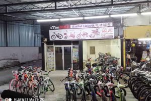 Kedai basikal di Teluk Intan, Malaysia